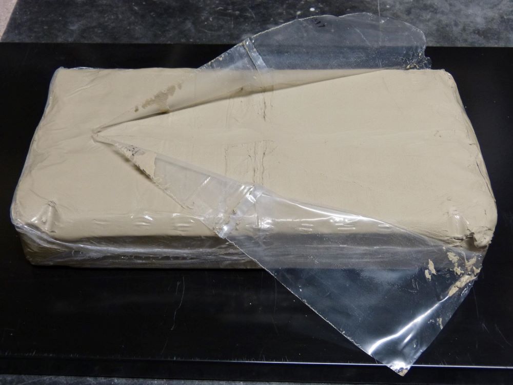 pain de terre ouvert